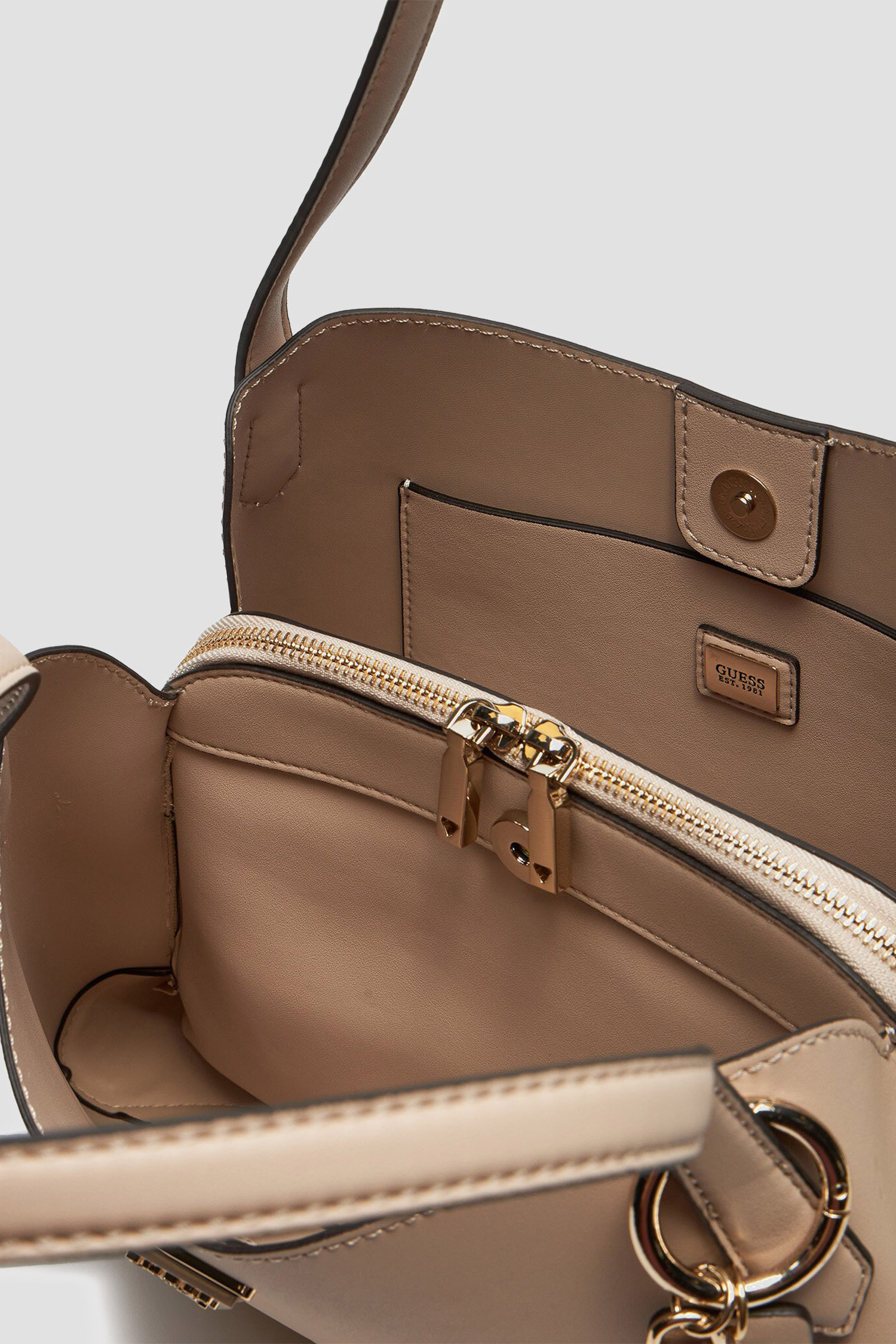 Жіноча бежева сумка Guess HWVG95.07220;STO