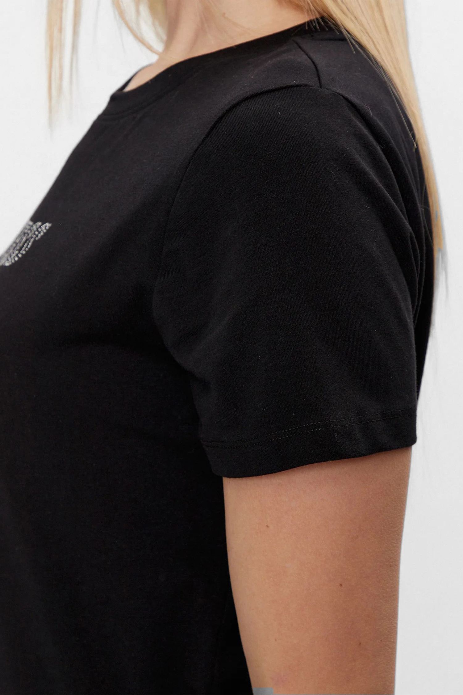 Женская черная футболка Guess V4GI09.J1314;JBLK