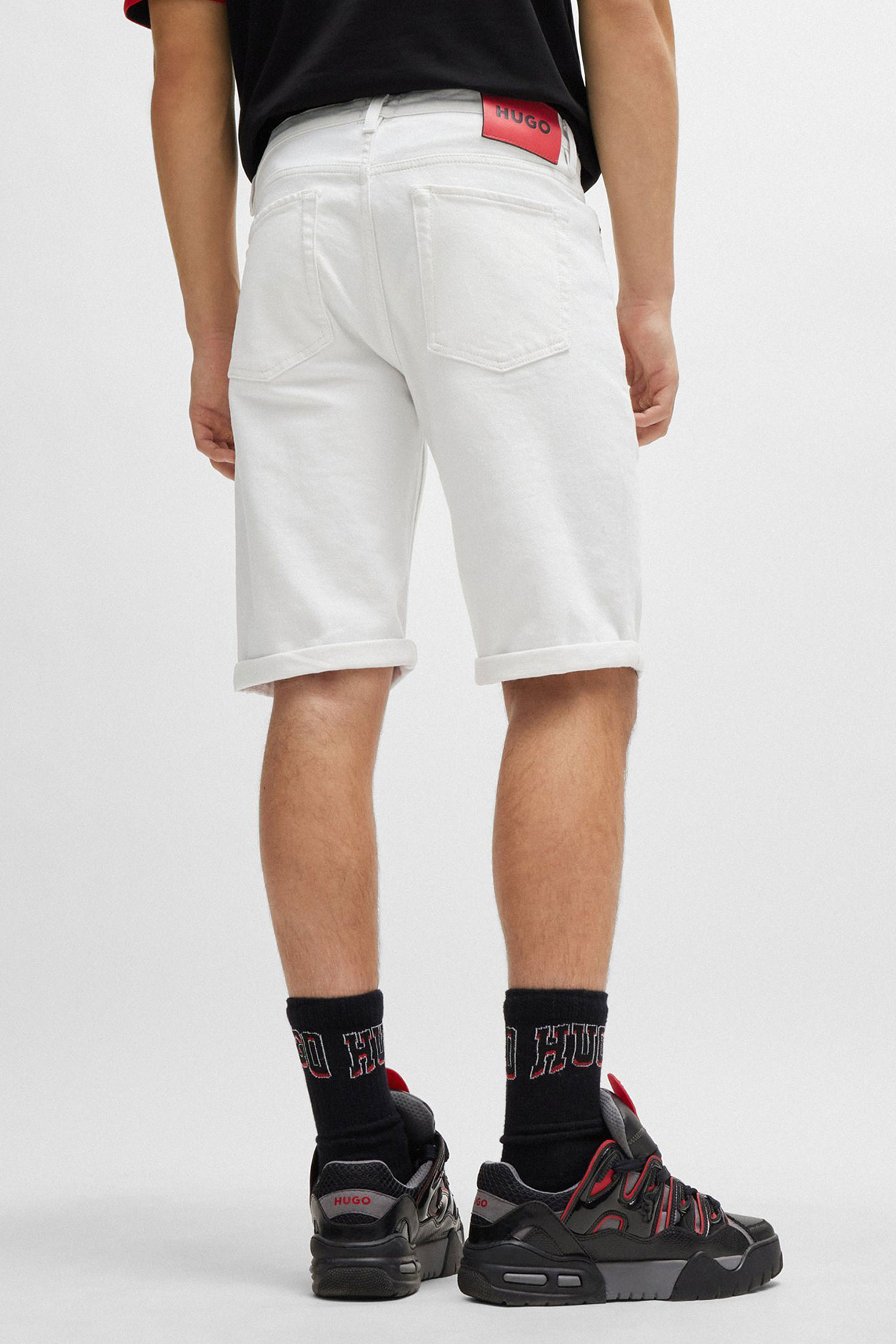 Мужские белые джинсовые шорты HUGO 50511306;100