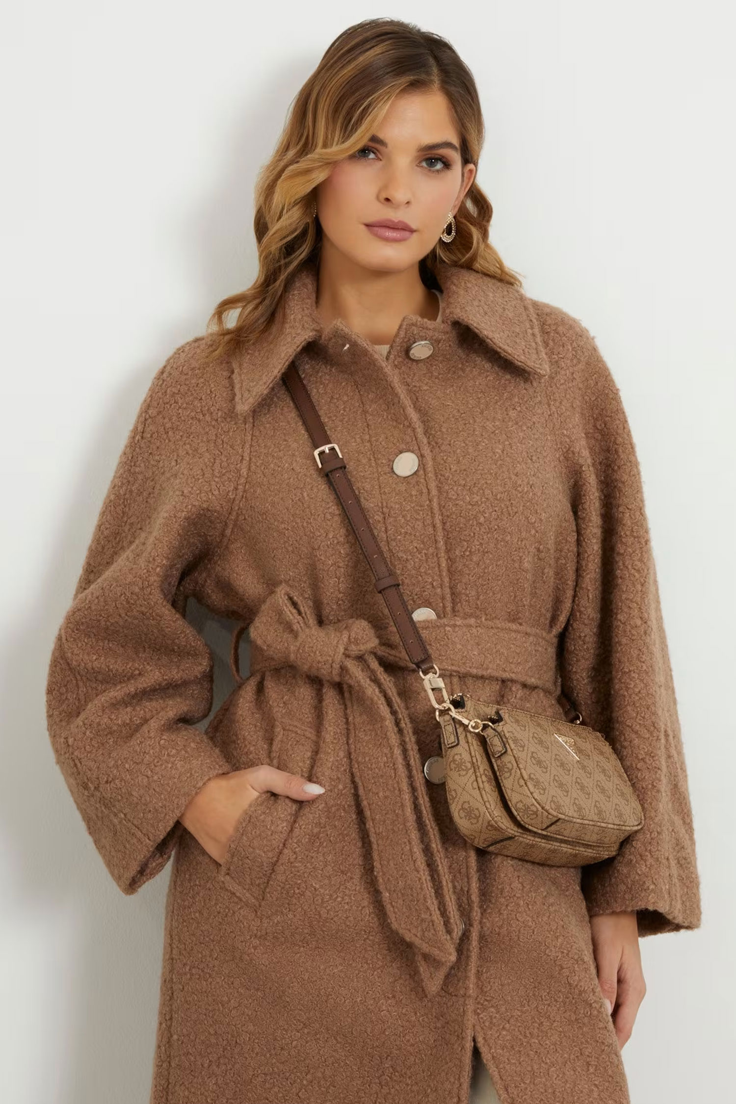 Женская бежевая сумка с узором Guess HWBG78.79710;LGW