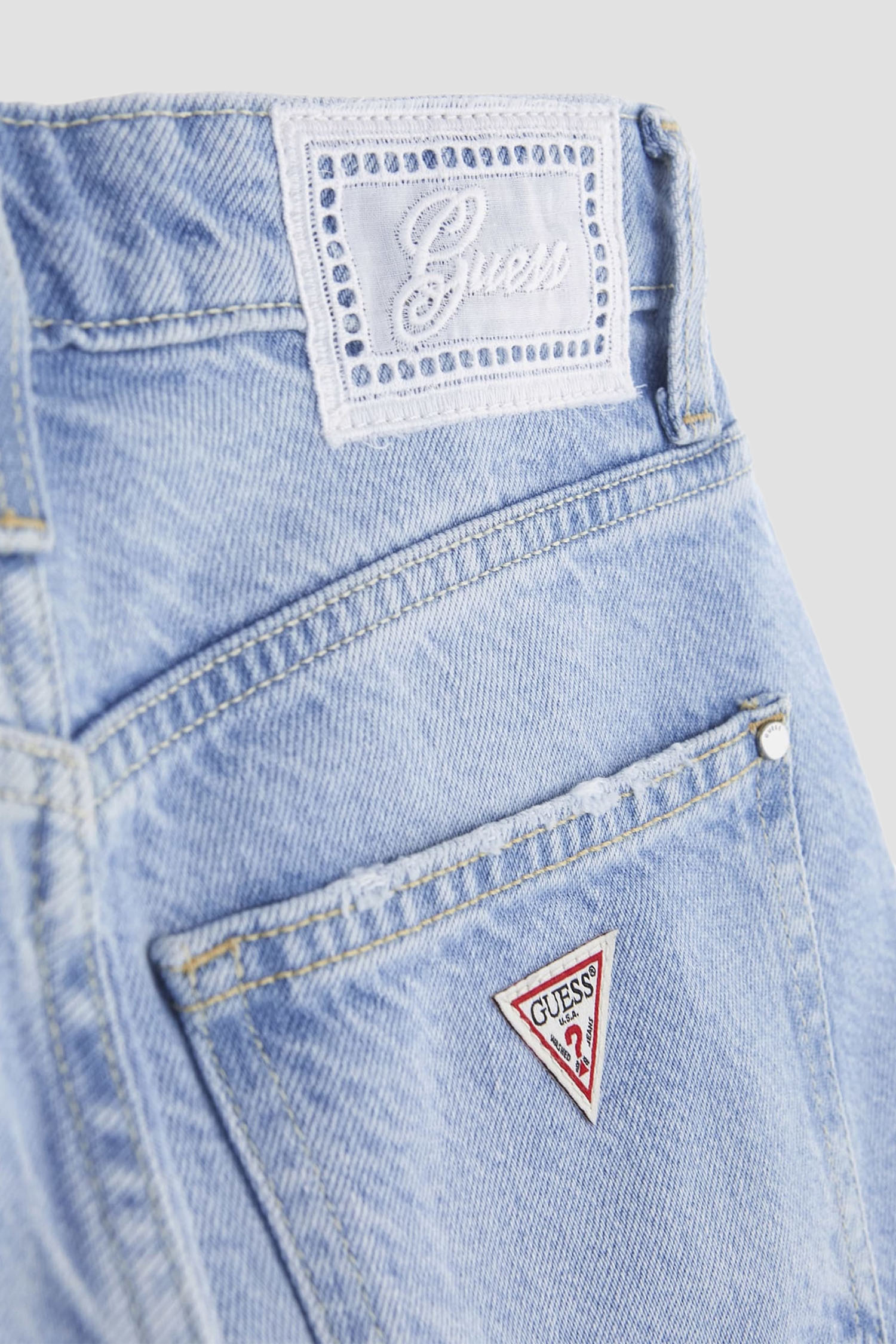 Жіночі блакитні джинсові шорти Guess W4GD47.D5B66;SEAD