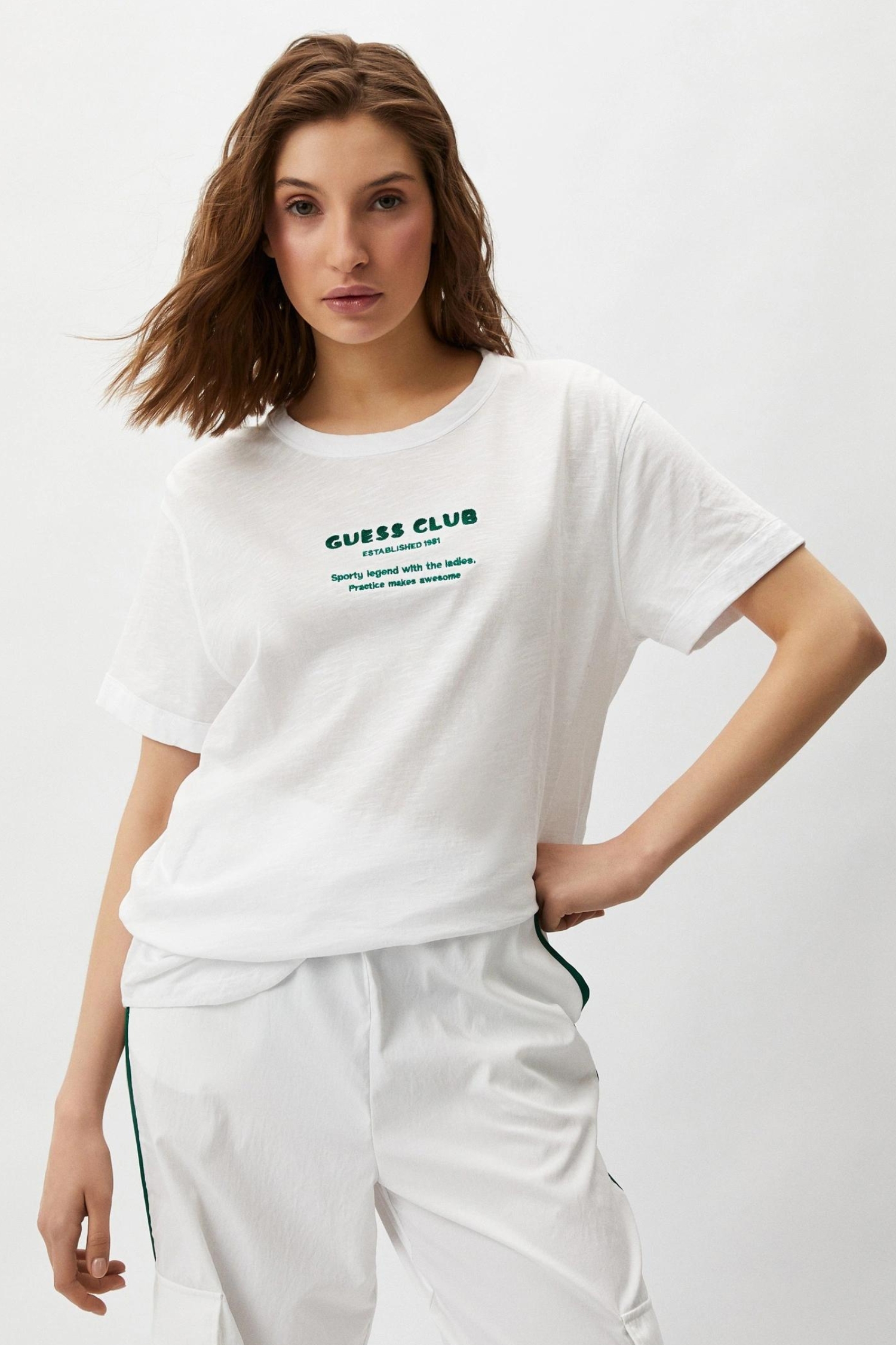 Жіноча біла футболка Guess V4GI05.K8G01;G011
