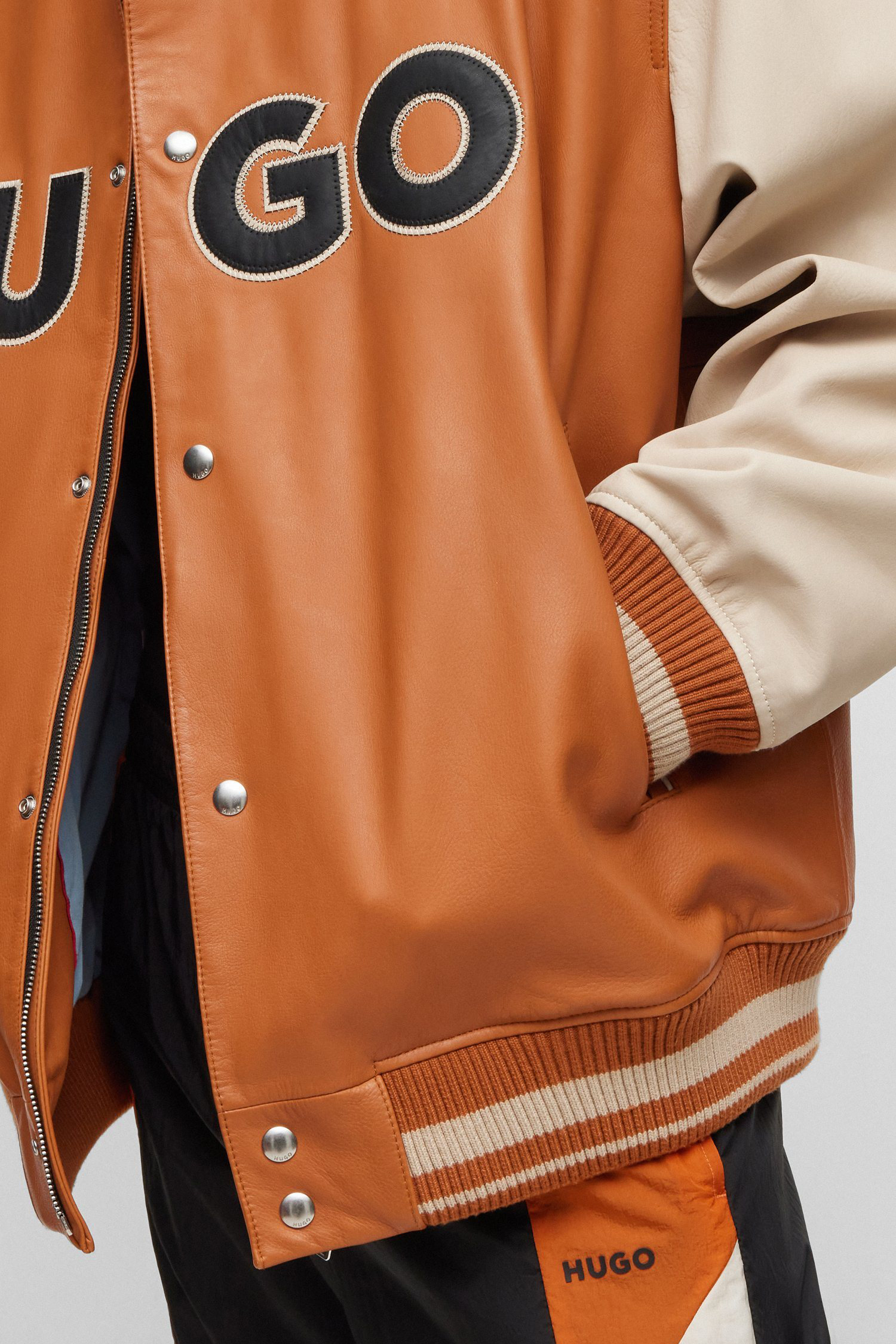 Чоловіча руда шкіряна куртка HUGO 50487280;810