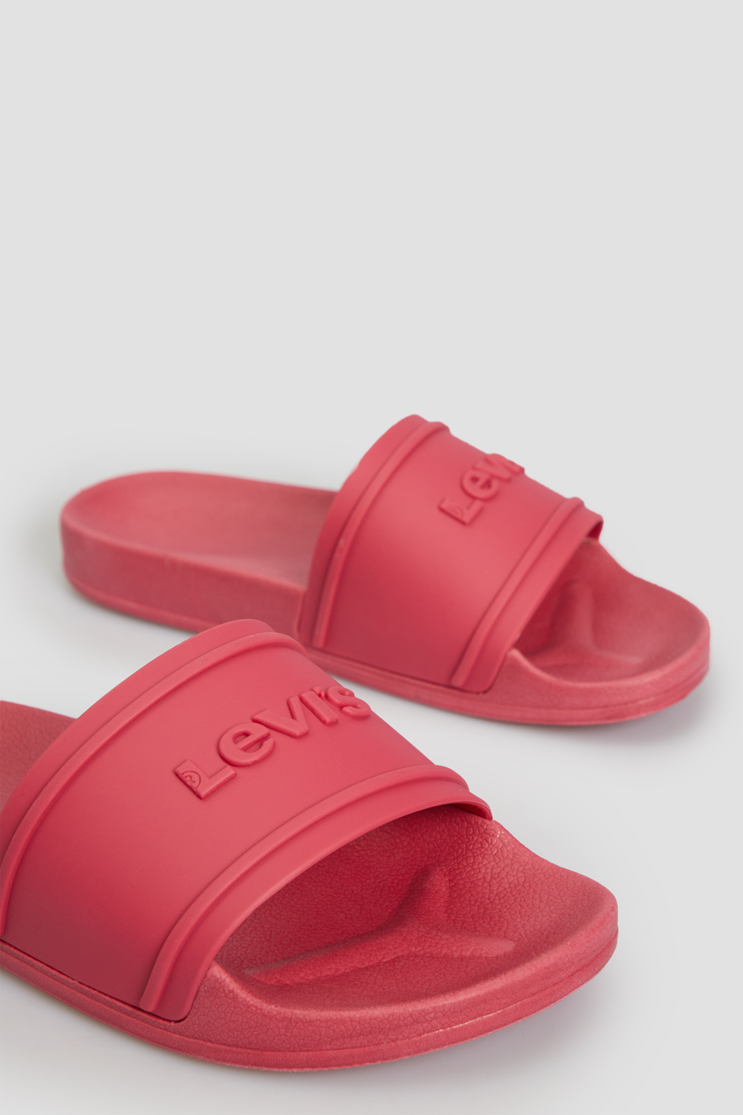 Жіночі малинові слайдери Levi’s® 235233;939.85