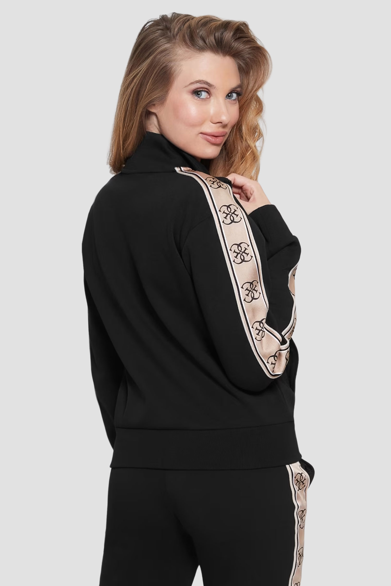 Женская черная спортивная кофта Guess V2YQ16.KB3P2;JBLK