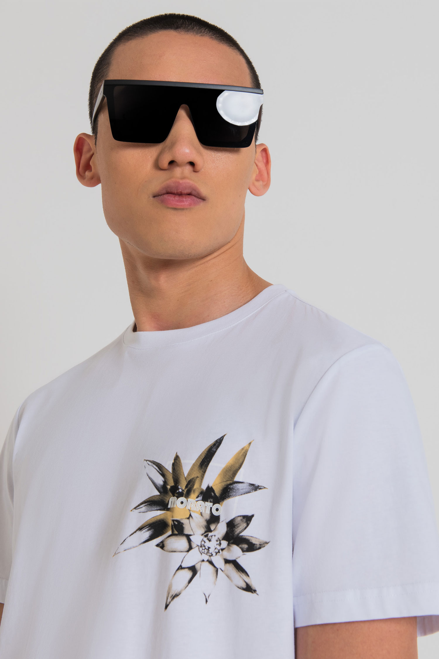 Чоловіча біла футболка Antony Morato MMKS02402.FA100144;1000