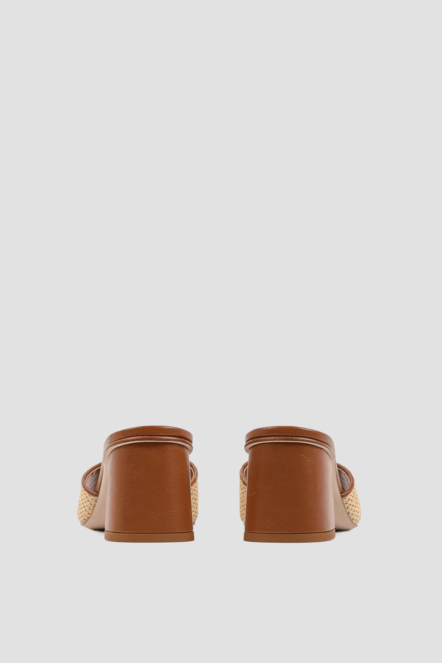 Жіночі бежеві шкіряні мюлі Karl Lagerfeld KL32400A;JNT
