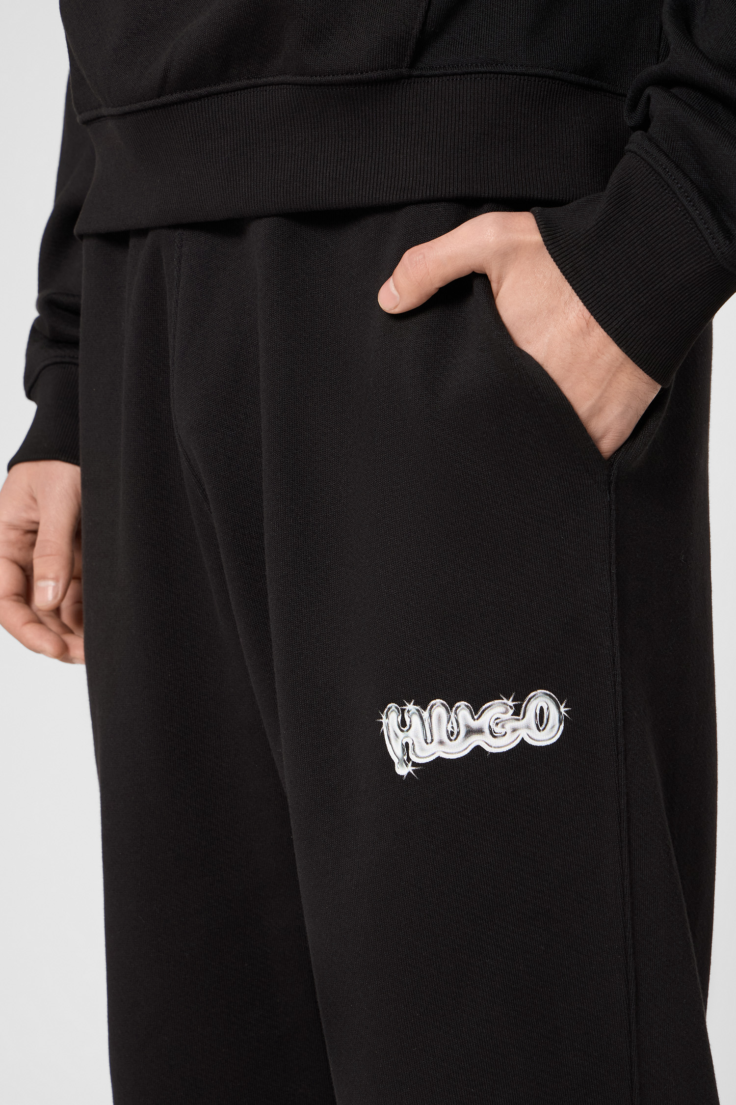 Чоловічі чорні спортивні штани HUGO BLUE 50549779;001