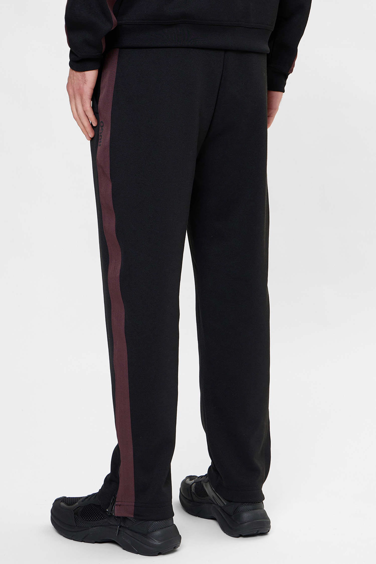 Чоловічі чорні спортивні штани HUGO 50551351;001