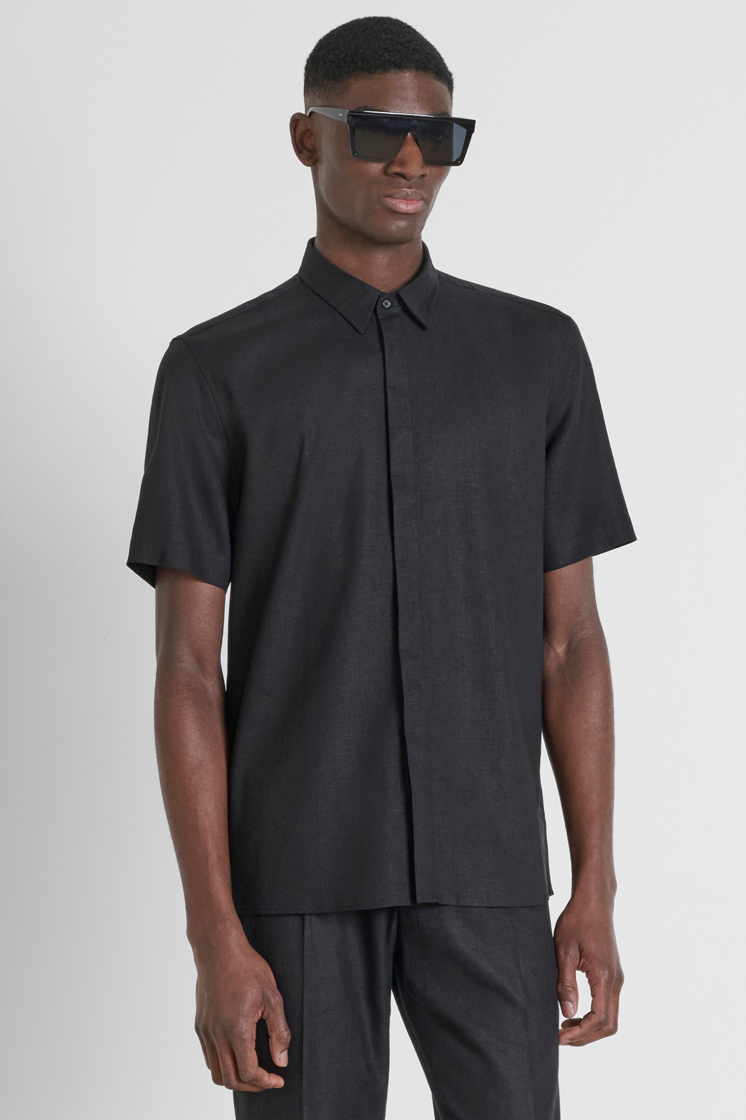 Мужская черная рубашка Antony Morato MMSS00194.FA400094;9000