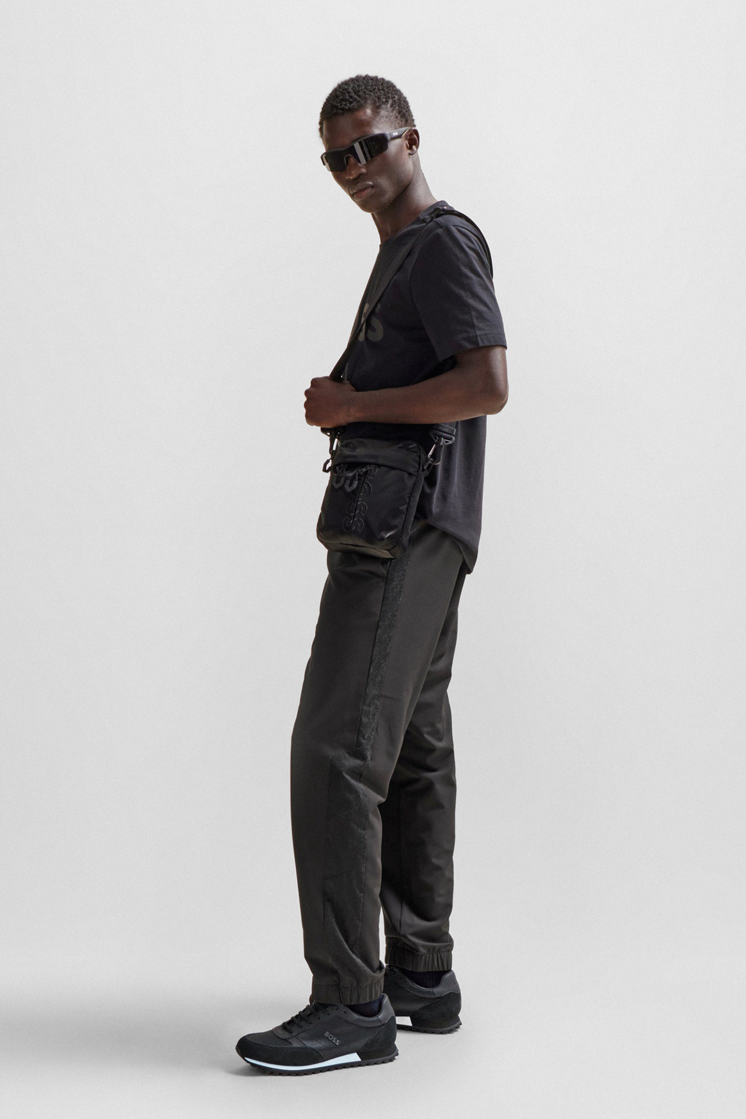 Мужские черные кроссовки BOSS 50498133;001