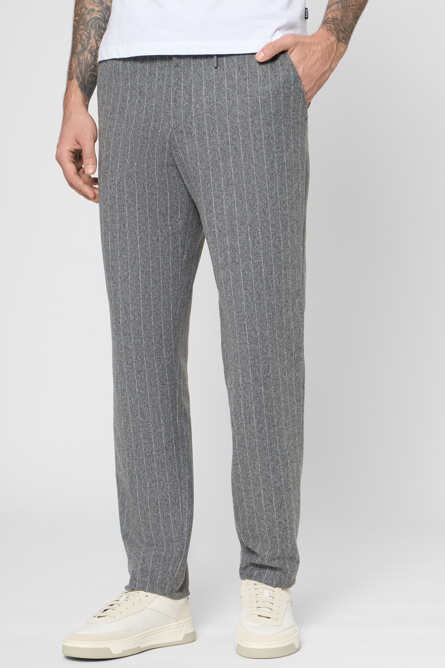 Мужские серые брюки в полоску BOSS 50551518;030