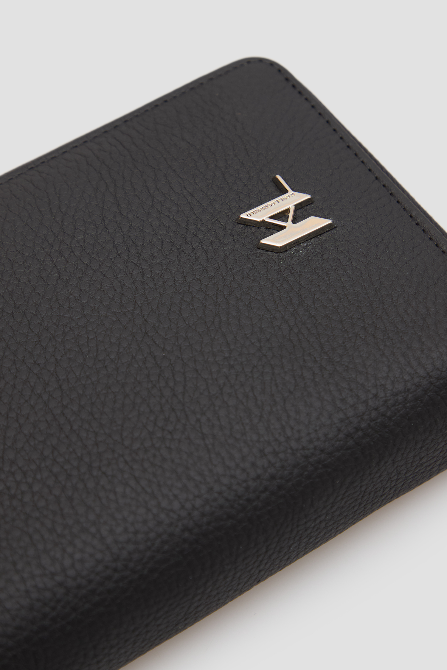 Мужской черный кожаный кошелек Karl Lagerfeld 562451.815423;990