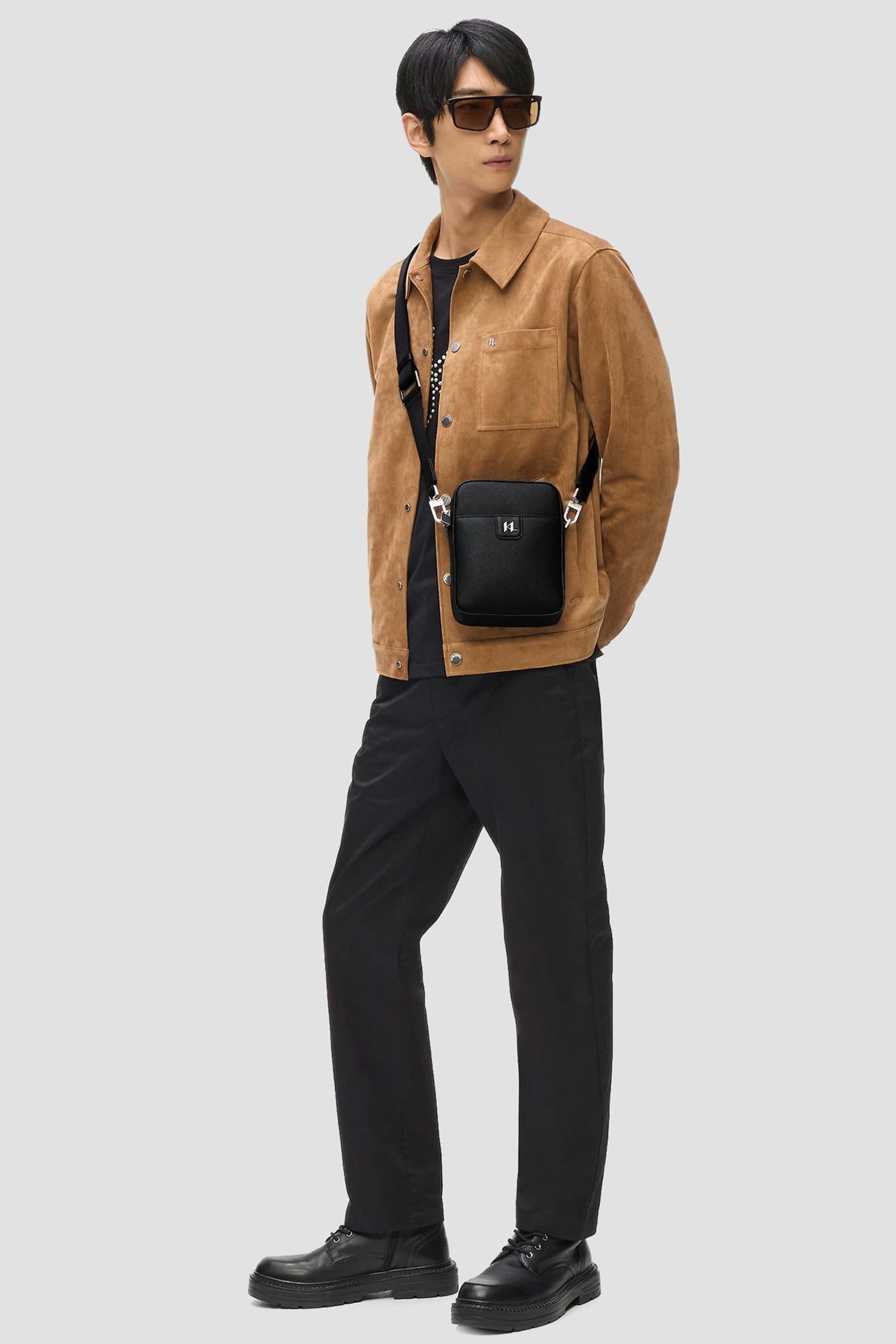 Мужская черная кожаная сумка Karl Lagerfeld B1M30209;999