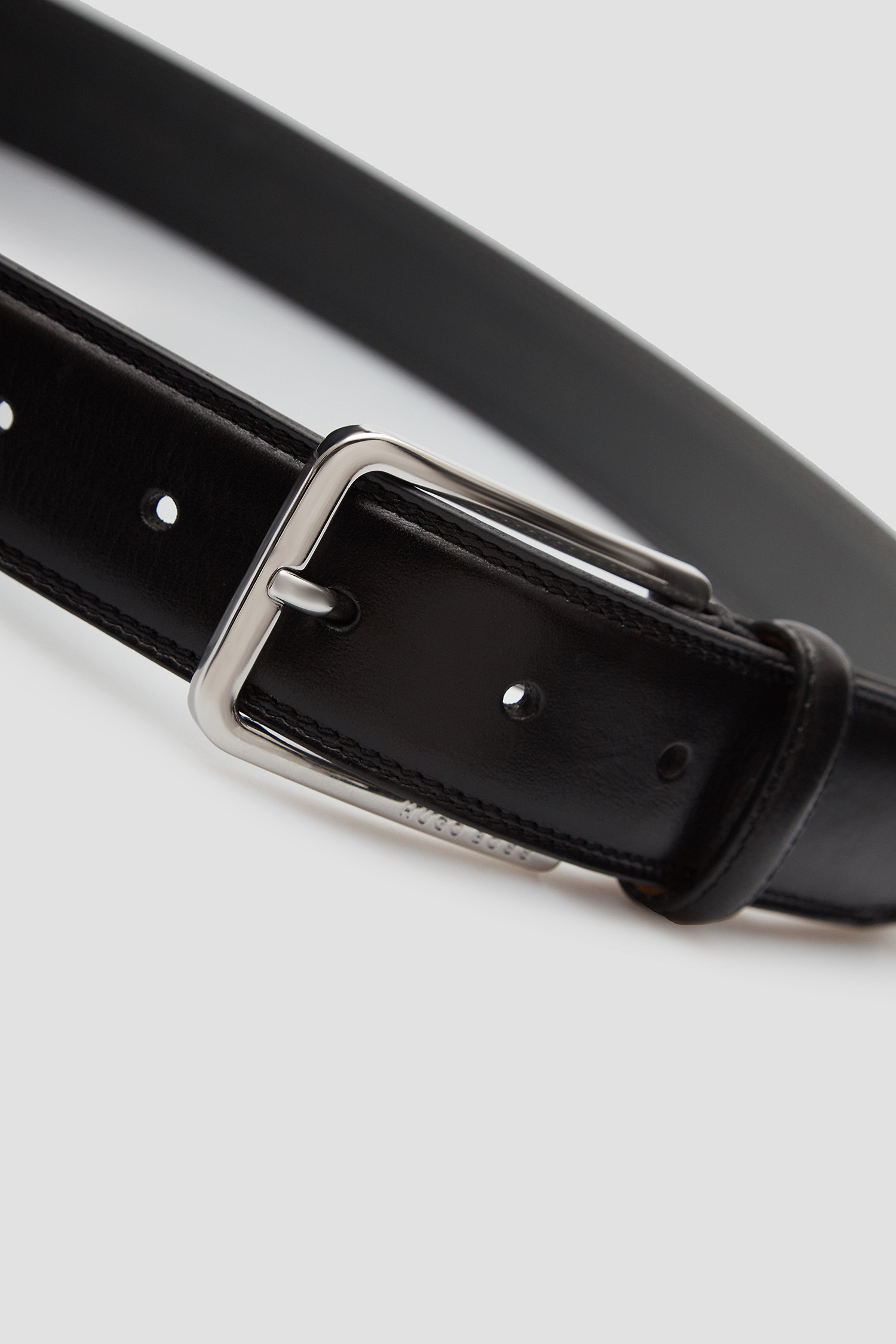 Чоловічий чорний шкіряний ремінь BOSS 50413009;001