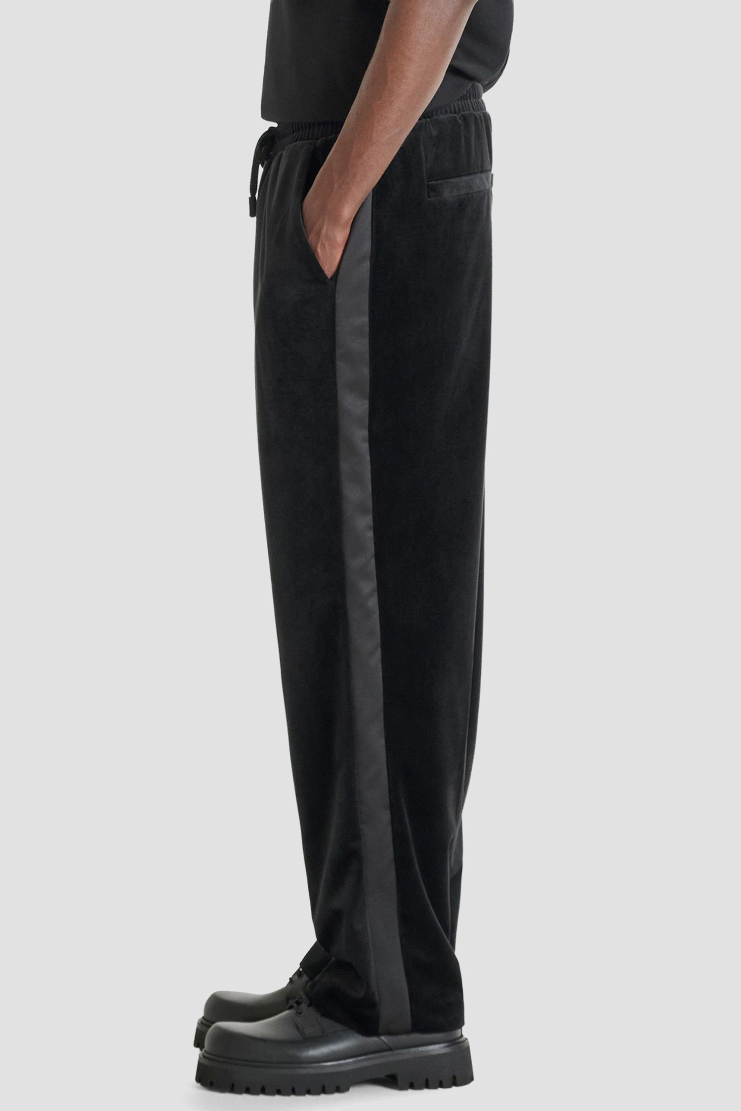 Чоловічі чорні вельветові спортивні штани Antony Morato MMFP00418.FA150228;9000