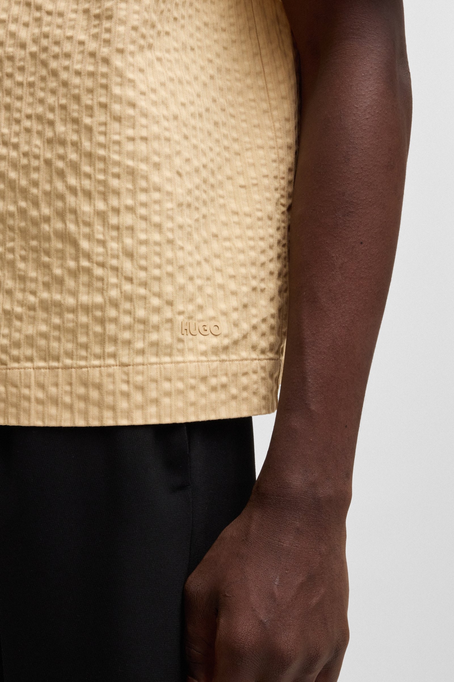 Мужская бежевая рубашка HUGO 50540137;285