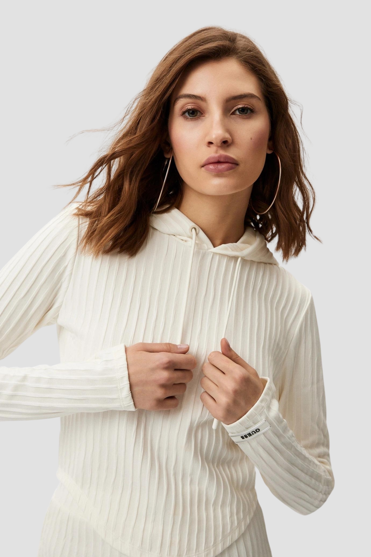 Женское белое худи Guess V4RQ03.KC2U2;G042