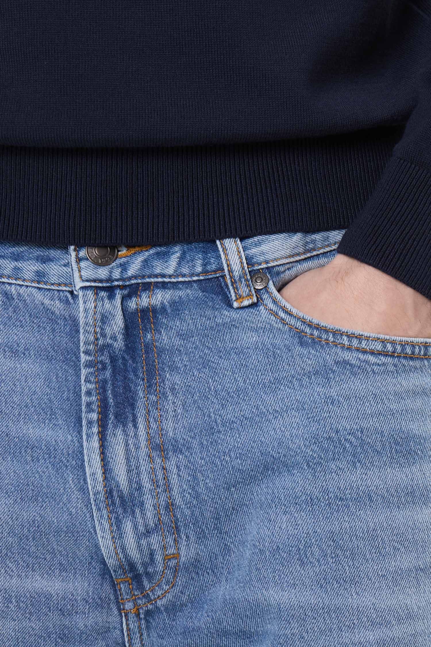 Чоловічі блакитні джинси HUGO 50554190;430