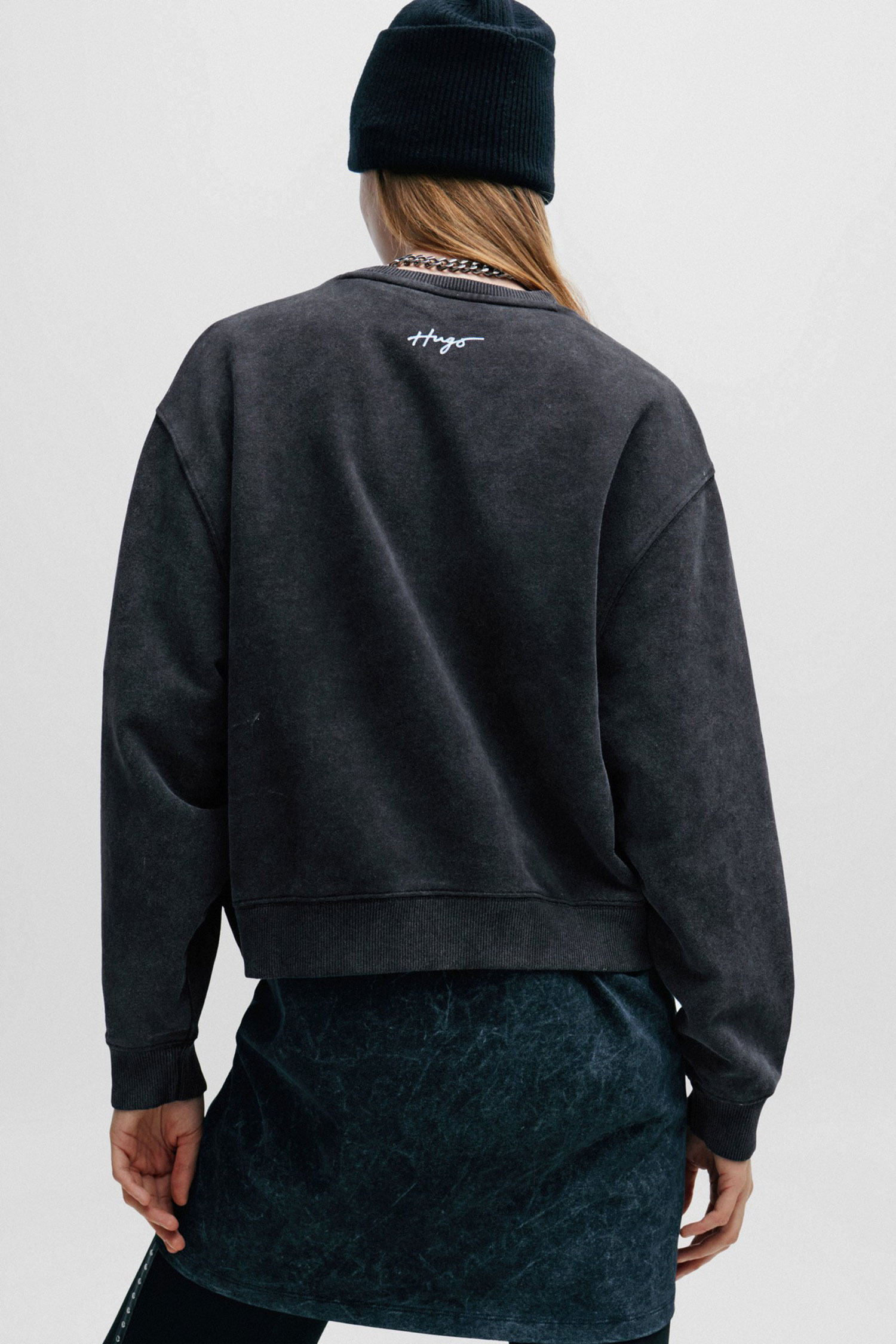 Женский черный свитшот HUGO 50508524;002