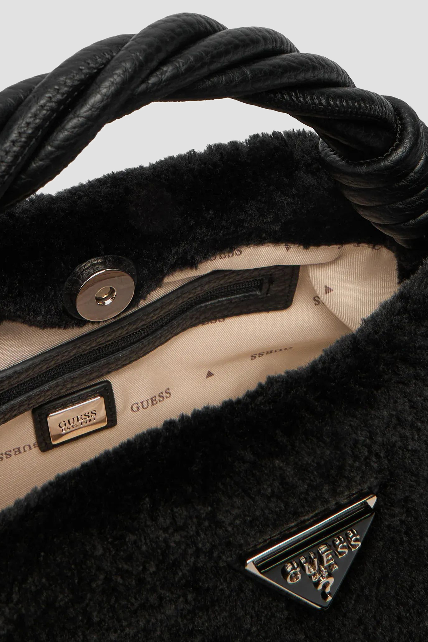 Жіноча чорна сумка Guess HWWS81.43110;BLA