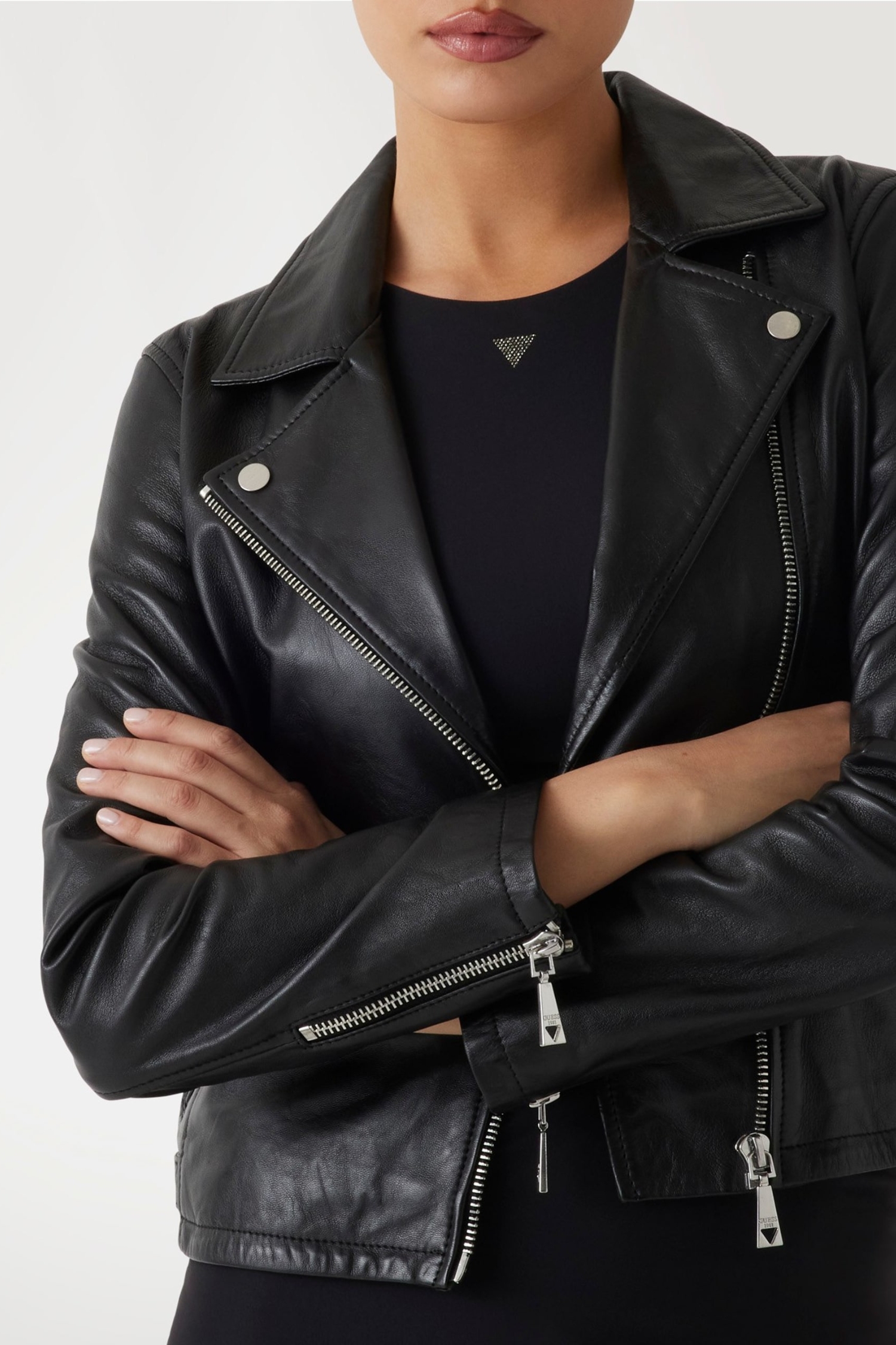 Женская черная кожаная косуха Guess W3BL83.L0O00;JTMU
