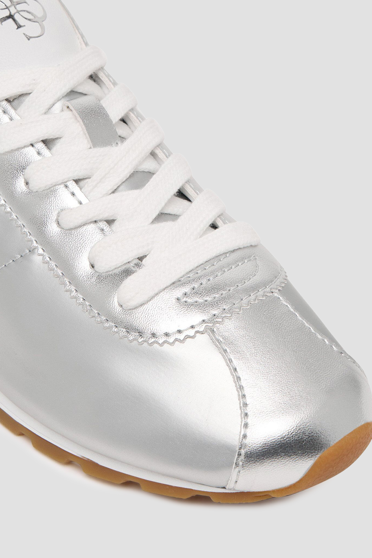 Женские серебристые кроссовки Guess FLPTH2.FAM12;SILVE