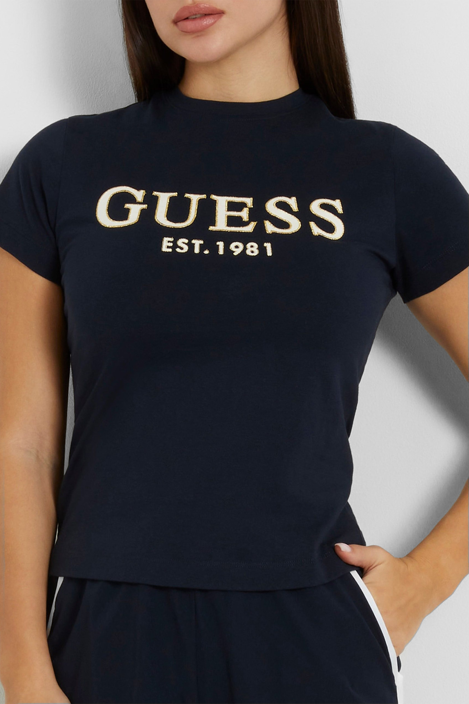 Женская черная футболка Guess V4GI01.I3Z14;A71W — Ultrashop